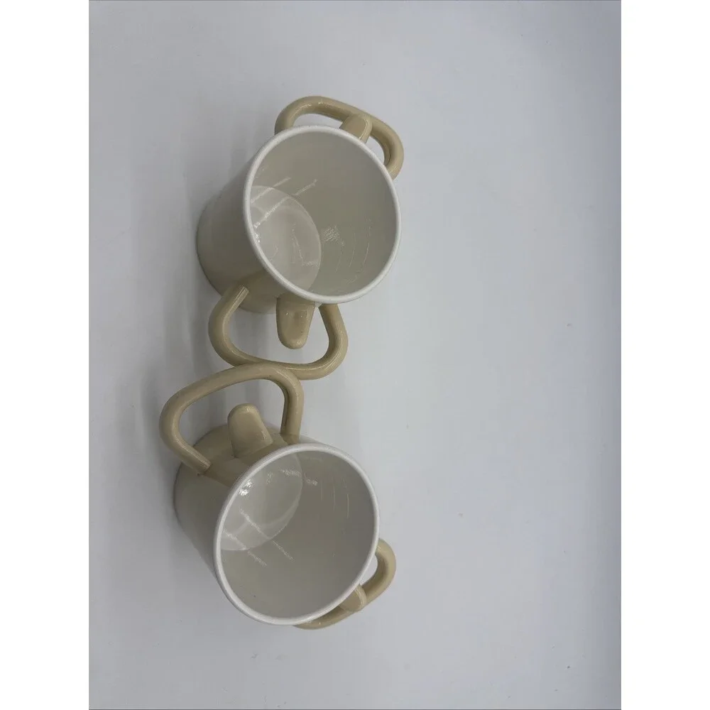 2 - Thumbs-Up Cup Without Lids